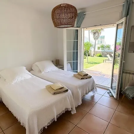 Cosy House With Pool Near The Sea - *